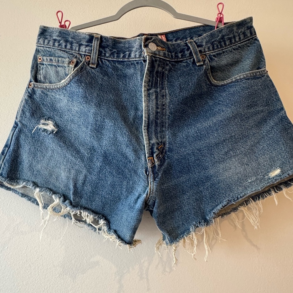 Vintage Levi’s Mid-Rise Denim Shorts - Blue